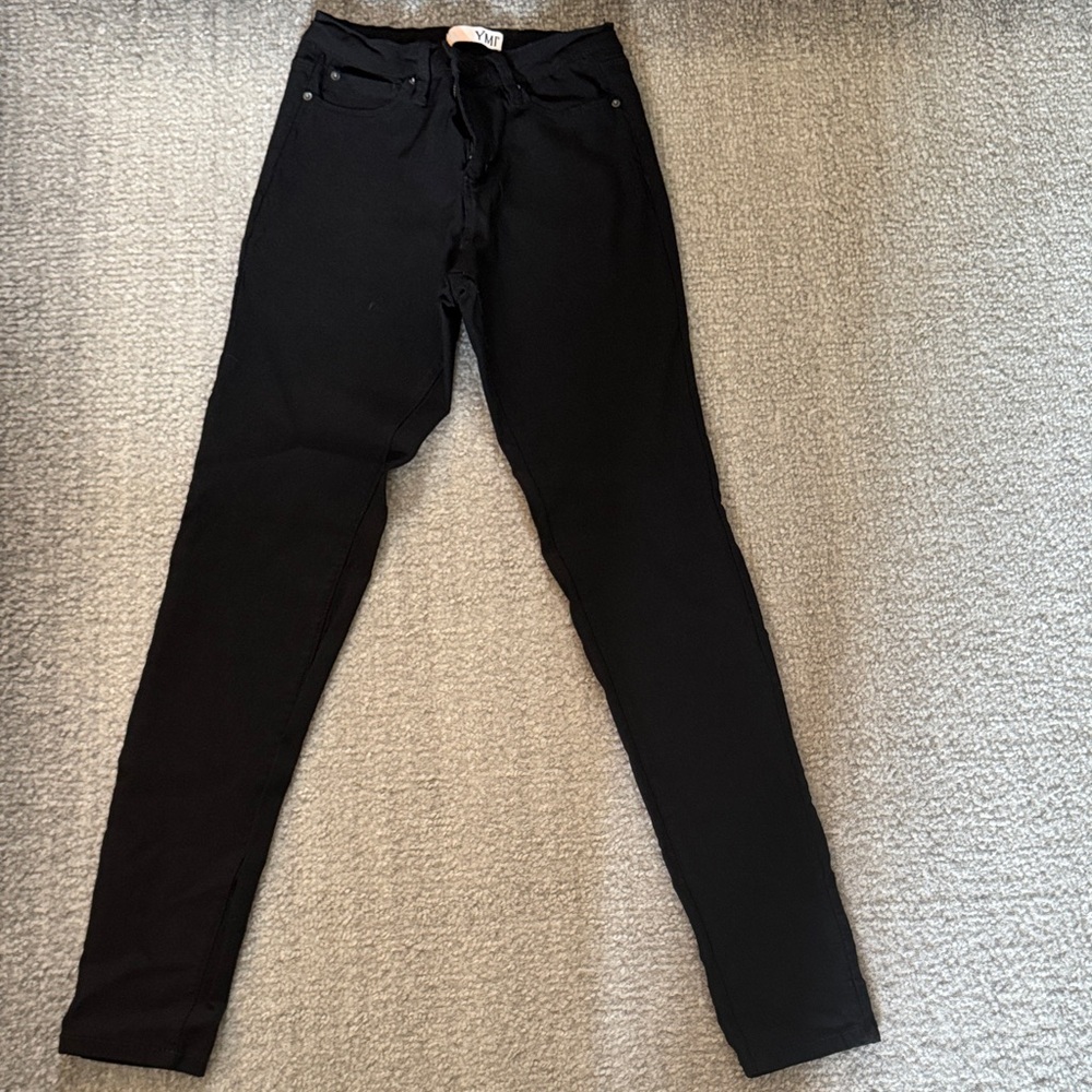 YMI Women's Black mid rise Stretchy Skinny Pants medium